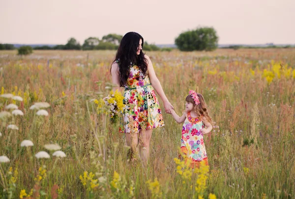 Anne ve bebek açık