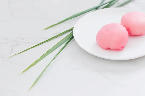 Japanische Dessertmochi Auf Weißem Marmortisch — Stockfoto