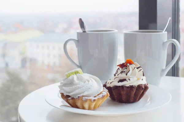 Dos Cupcakes Dos Tazas Mesa Cafetería — Foto de Stock