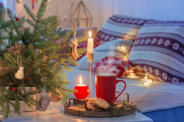 Jul Hem Dekorationer Med Ljus Röda Och Vita Färger — Stockfoto