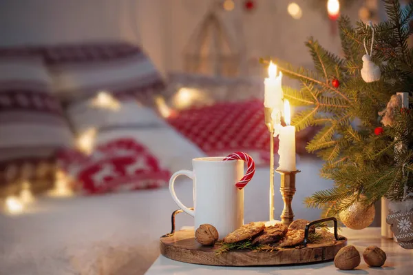 Natal Decorações Para Casa Com Velas Cores Vermelhas Brancas — Fotografia de Stock