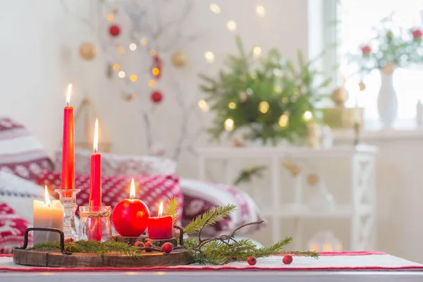 Jul Hem Dekorationer Med Ljus Röda Och Vita Färger — Stockfoto