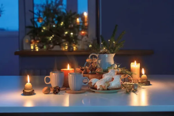 Due Tazze Con Prodotti Forno Natalizi Fatti Casa Cucina Con — Foto Stock