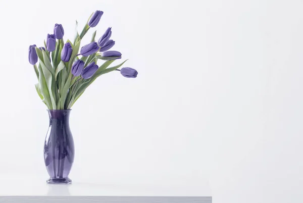 Violet Tulips Glass Vase White Background — Stock Photo, Image
