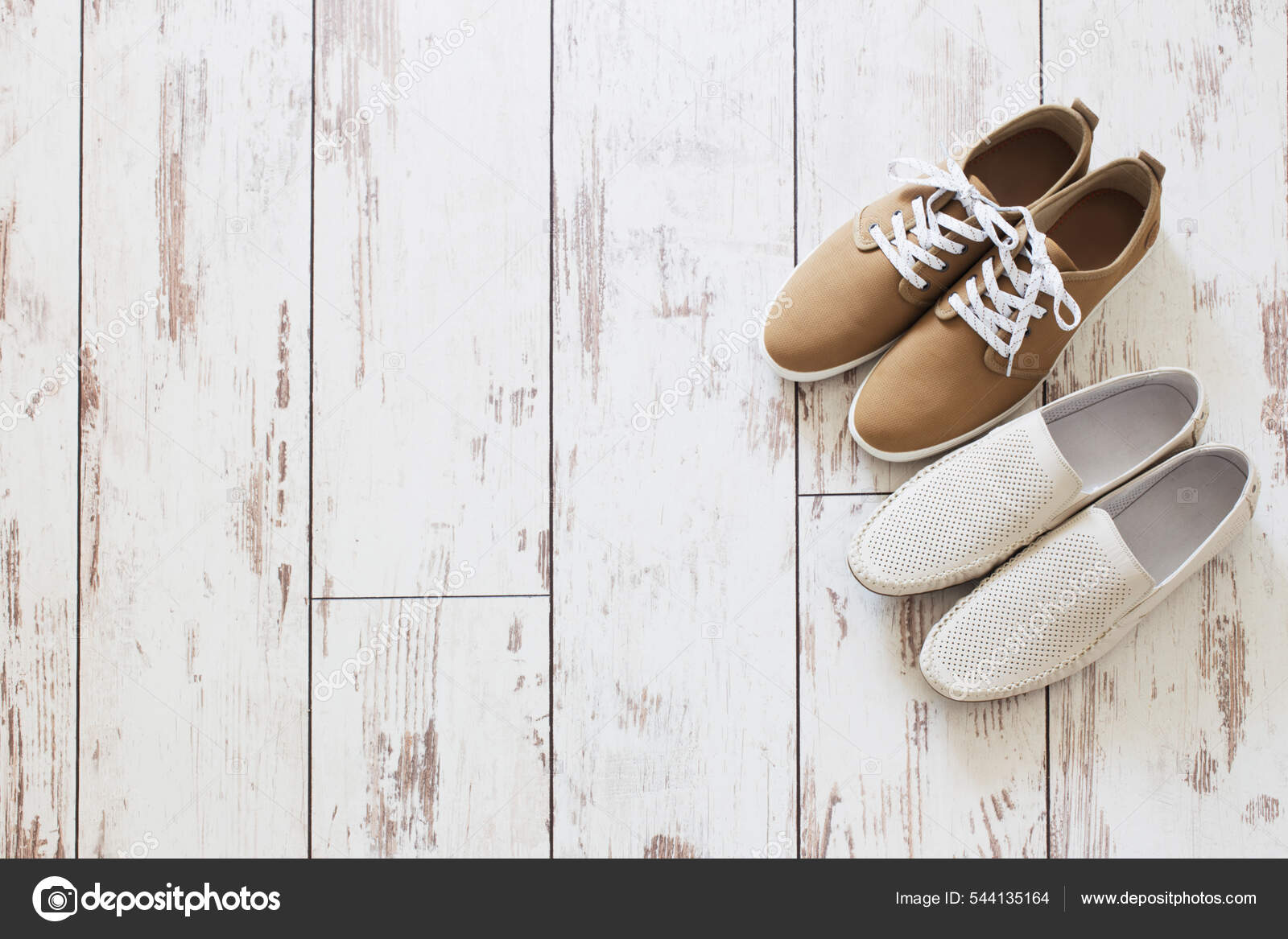 Zapatos Verano Para Piso Madera Viejo: fotografía de stock © Kruchenkova #544135164 |