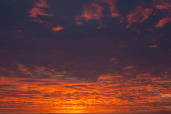 Prachtige Dramatische Hemel Met Wolken Bij Zonsondergang — Stockfoto