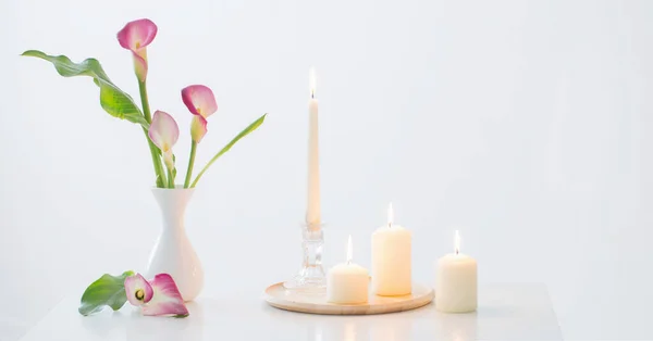 Pink Calla Lily Vase Burning Candles White Background — Stock Photo, Image