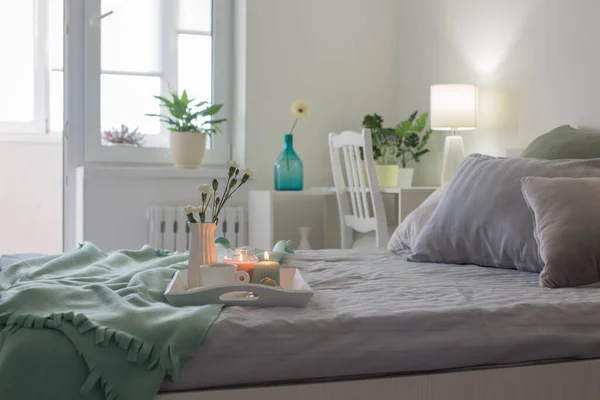 Cup Coffee Wooden Tray Bed Flowers Candles — Stockfoto