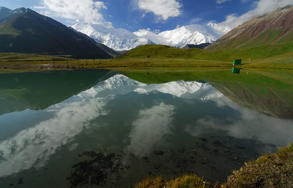 Lenin peak letní pohled — Stock fotografie