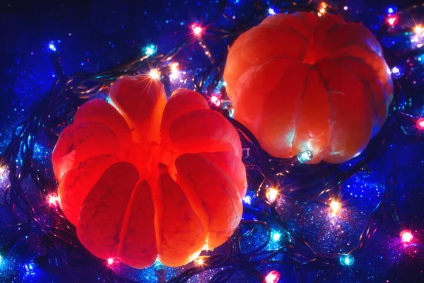 Mandarins Com Iluminações Coloridas Natal Frutos Ano Novo Com Luzes — Fotografia de Stock