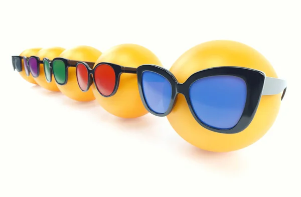 Diverses Lunettes Soleil Sur Des Boules Factices Jaunes Avec Des — Photo