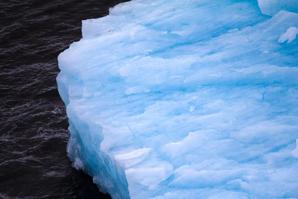 Modré ledovce v Severním ledovém oceánu — Stock fotografie