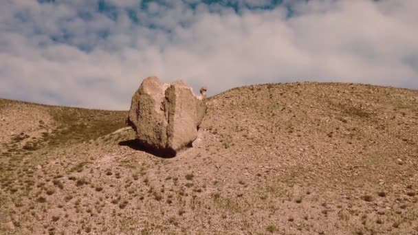 风化的岩 — 图库视频影像