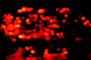 Galeriler, sudaki röfle gibi, şenlikli ışıltılar. Kızılötesi sanat tarzı