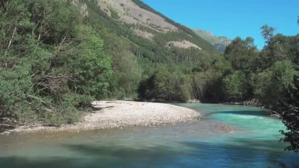 Río de montaña — Vídeos de Stock