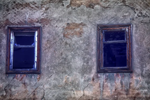 Terk Edilmiş Evdeki Pencere Kırılmış Nsanların Olmadığı Bir Bina — Stok fotoğraf