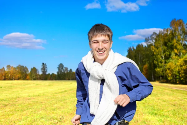 Ung man på flykt — Stockfoto