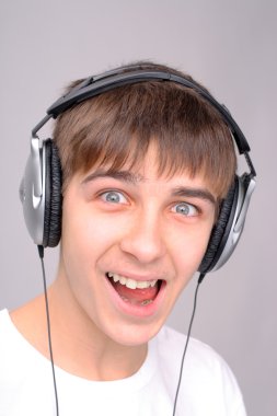 Genç kulaklık