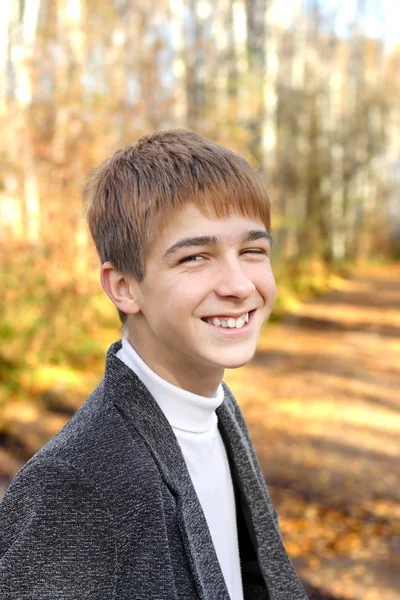 Teenager im Park — Stockfoto