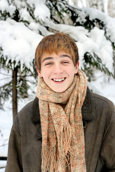 Adolescente in inverno — Foto Stock