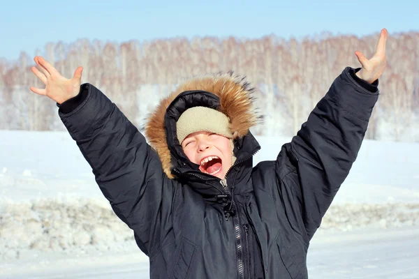 Junge im Winter — Stockfoto