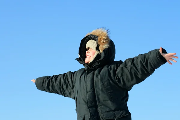 Junge im Winter — Stockfoto