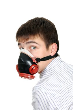 Gaz Maskeli genç adam