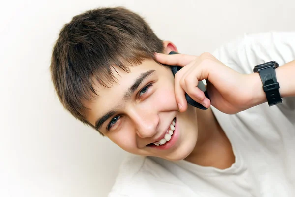 Tinédzser hívást a telefon — Stock Fotó