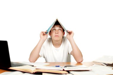 Öğrenci başını örtmek