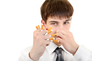 adam bir sigara kırma