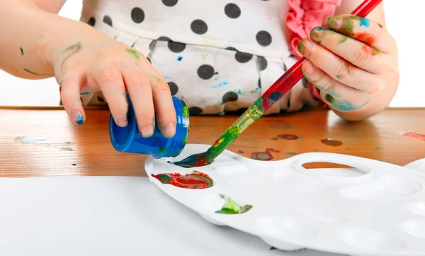 Niña dibujando primer plano —  Fotos de Stock