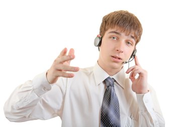 Kulaklıklı genç adam.