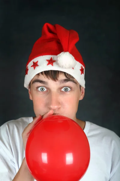 Adolescente com balão vermelho — Fotografia de Stock