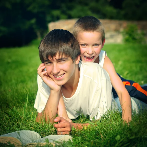 Glückliche Brüder — Stockfoto