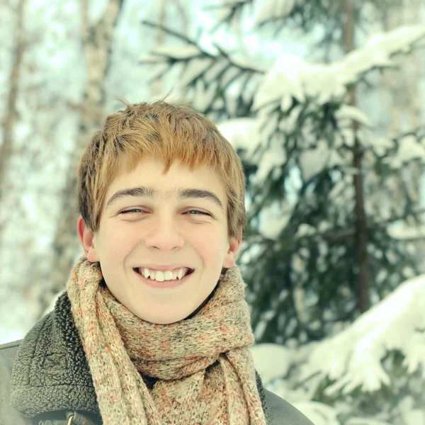 Adolescente in inverno — Foto Stock