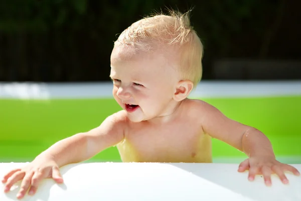 Gelukkig babyjongen — Stockfoto