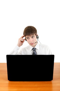 laptop ile düşünme genç