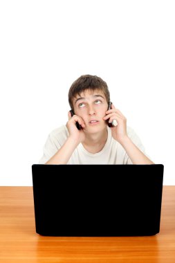 Genç iki telefon ile