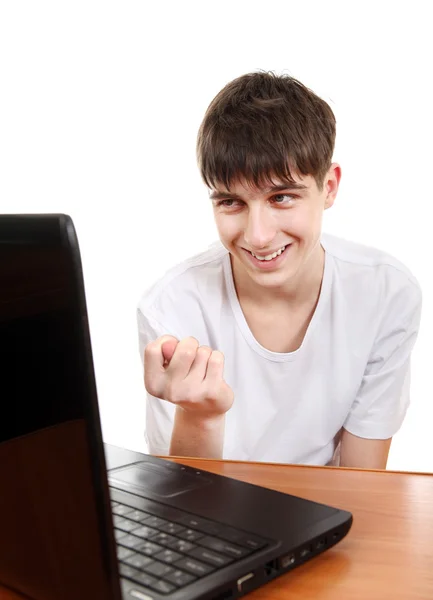 Teenager mit Laptop — Stockfoto