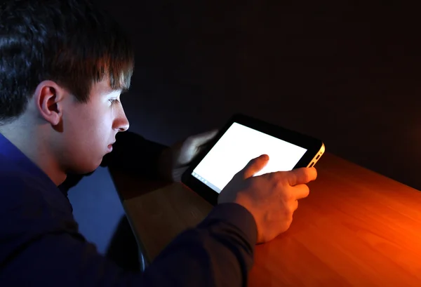 Teenager with Tablet Computer — Stock Photo, Image