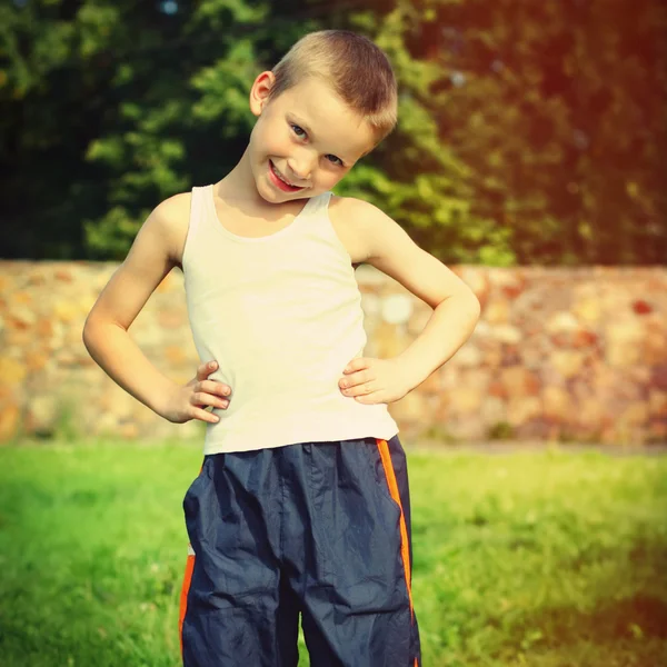 Kid outdoor — Stock Photo, Image