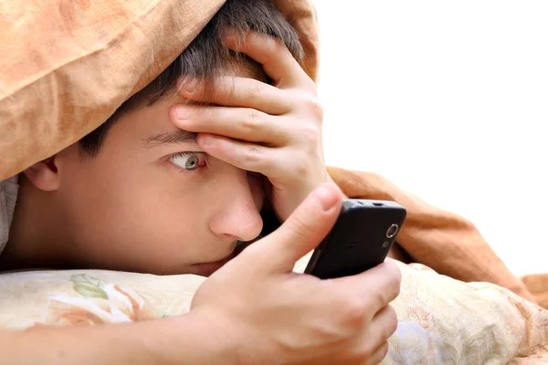 Genç cep telefonu ile