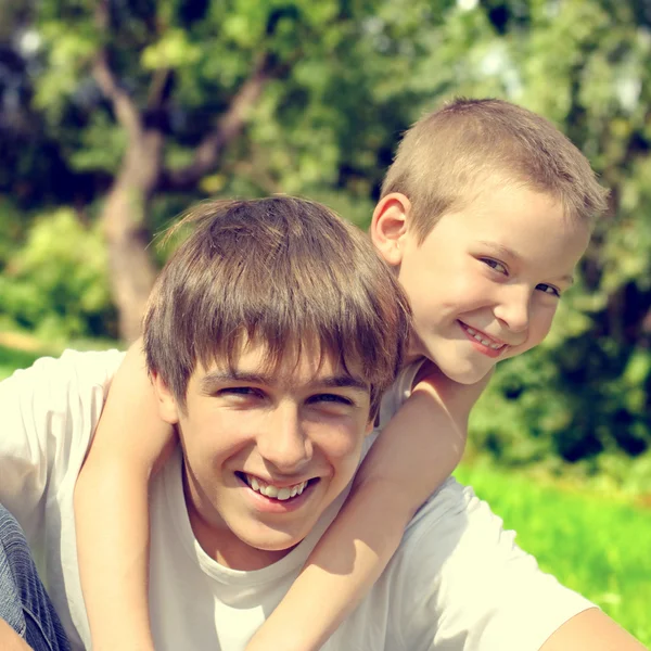 Gelukkig broers — Stockfoto