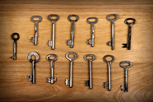 Stary zestaw kluczy — Zdjęcie stockowe