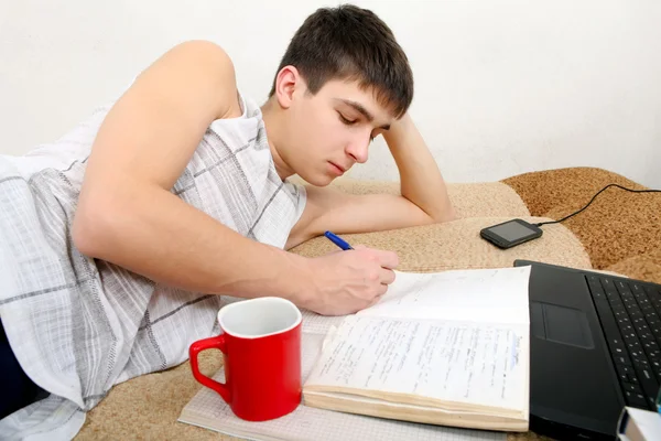 Teenager doing Homework — Stock Photo, Image