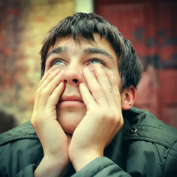 Triste adolescente al aire libre — Foto de Stock