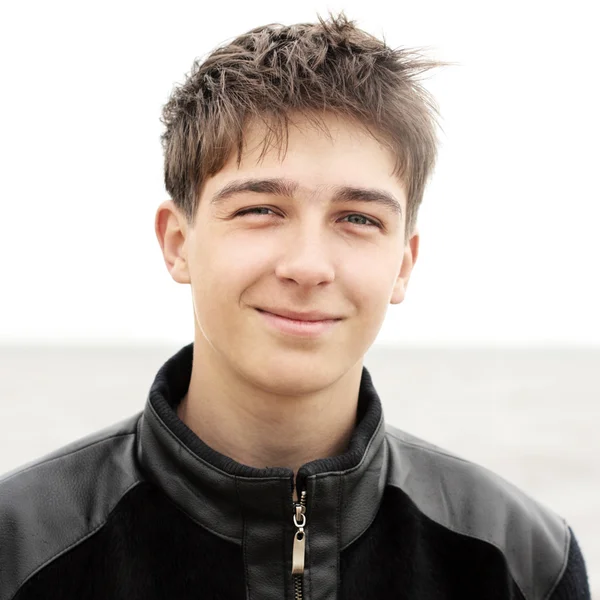 Teenager am Meer — Stockfoto