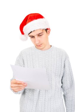 Endişeli Noel Baba Şapkalı Genç Adam, Beyaz Arkaplanda İzole Edilmiş Bir Belge Okudu