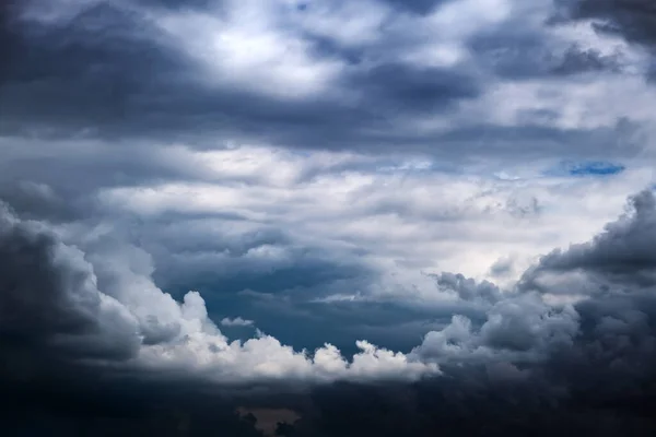 Nuvens Escuras Dramáticas Antes Tempestade Chuva — Fotografia de Stock