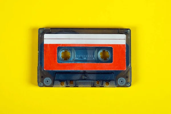 Vecchie Cassette Audio Sullo Sfondo Carta Gialla Primo Piano — Foto Stock